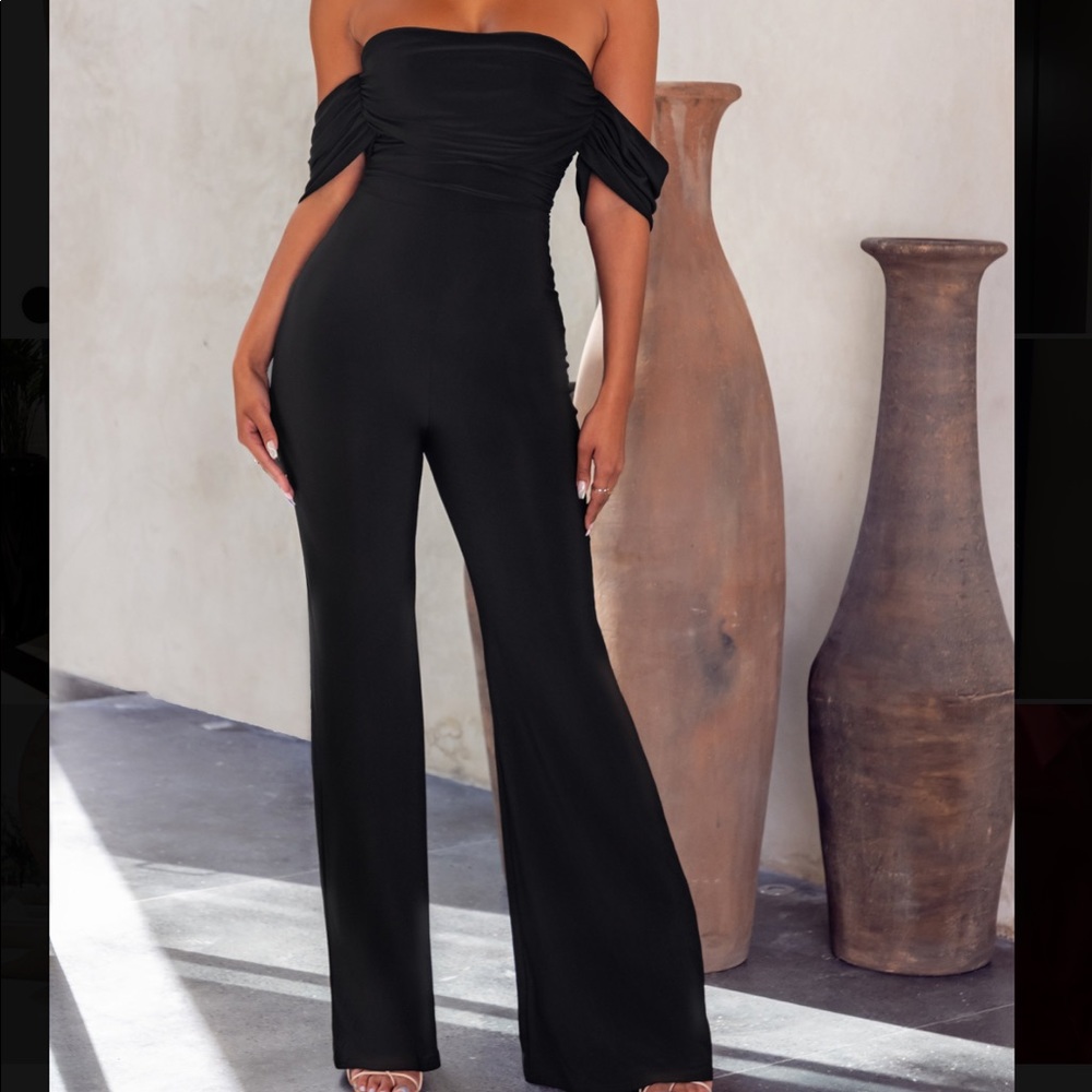 Off the shoulder jumpsuit-black
